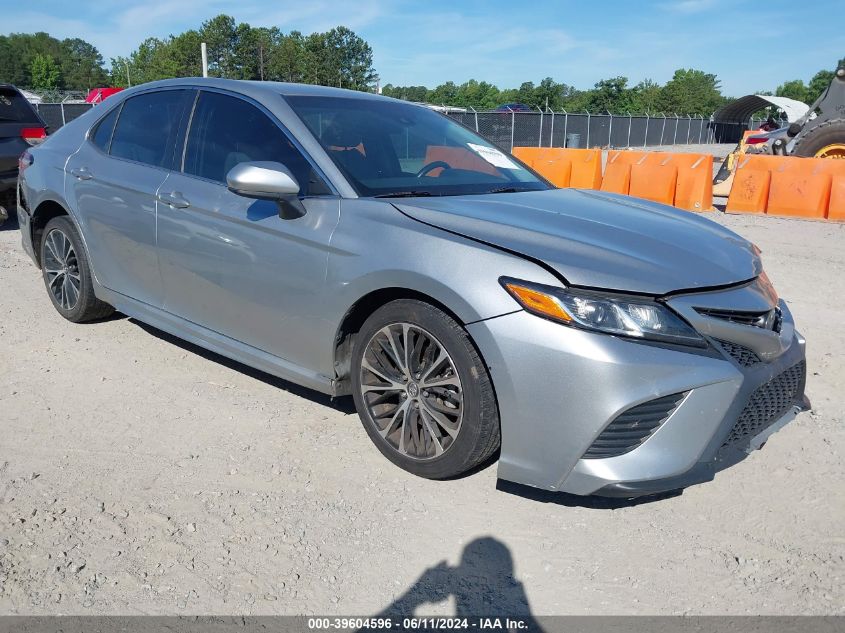 4T1B11HK5JU645654 2018 TOYOTA CAMRY - Image 1