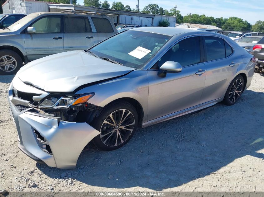 4T1B11HK5JU645654 2018 TOYOTA CAMRY - Image 2