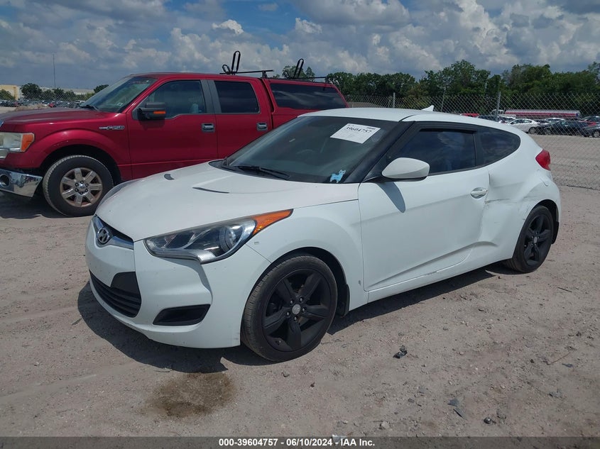 2013 Hyundai Veloster Base W/Gray VIN: KMHTC6AD7DU103595 Lot: 39604757