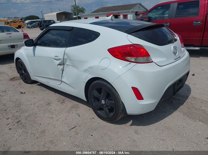 2013 Hyundai Veloster Base W/Gray VIN: KMHTC6AD7DU103595 Lot: 39604757