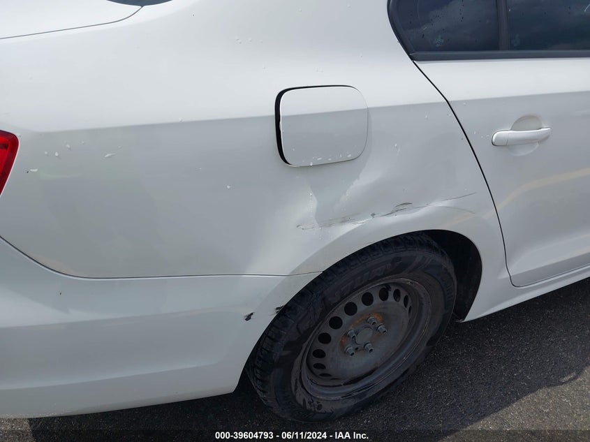 2013 Volkswagen Jetta 2.0L S VIN: 3VW2K7AJ8DM225656 Lot: 39604793