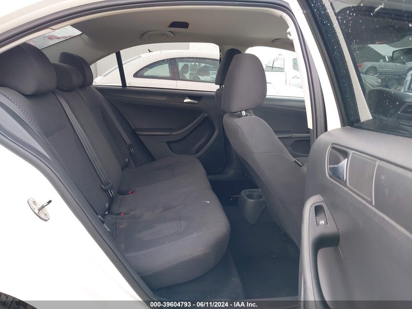 2013 Volkswagen Jetta 2.0L S VIN: 3VW2K7AJ8DM225656 Lot: 39604793