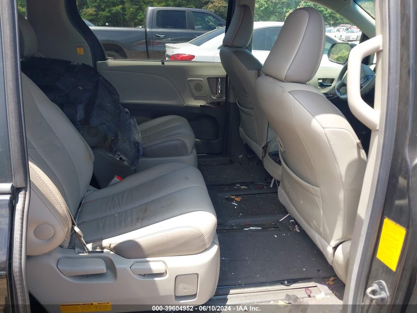 2011 Toyota Sienna Limited V6 VIN: 5TDYK3DCXBS071368 Lot: 39604952