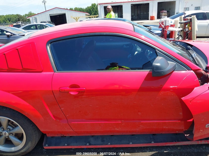 2005 Ford Mustang Gt Deluxe/Gt Premium VIN: 1ZVFT82H655236839 Lot: 39605058