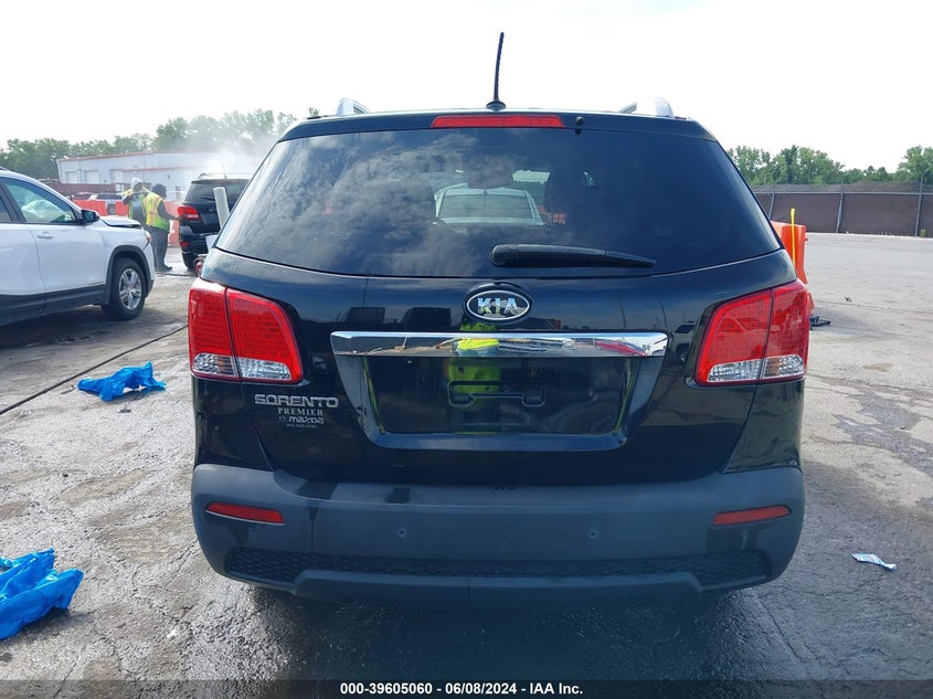 2011 Kia Sorento Lx VIN: 5XYKT3A18BG043054 Lot: 39605060