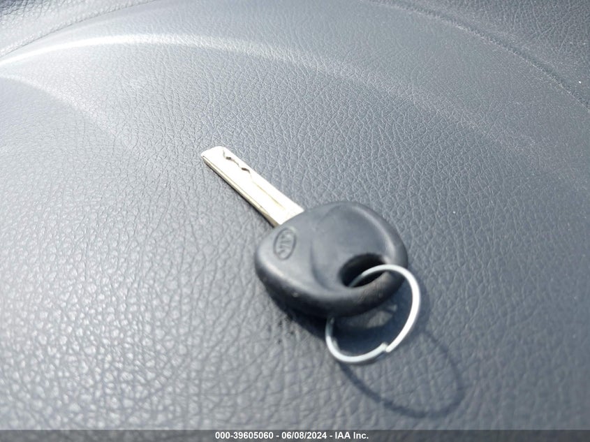 2011 Kia Sorento Lx VIN: 5XYKT3A18BG043054 Lot: 39605060