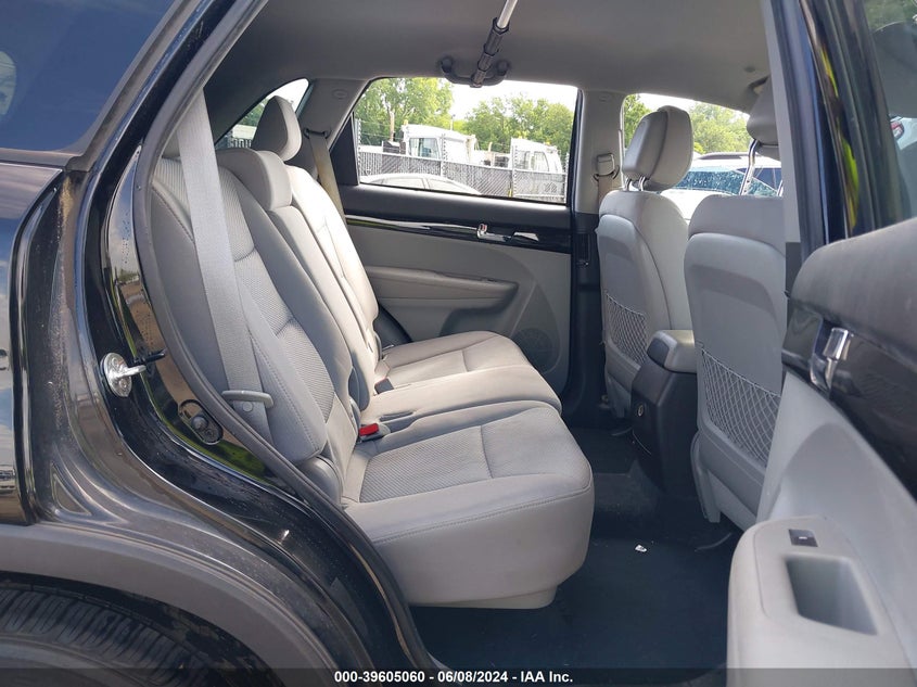 2011 Kia Sorento Lx VIN: 5XYKT3A18BG043054 Lot: 39605060