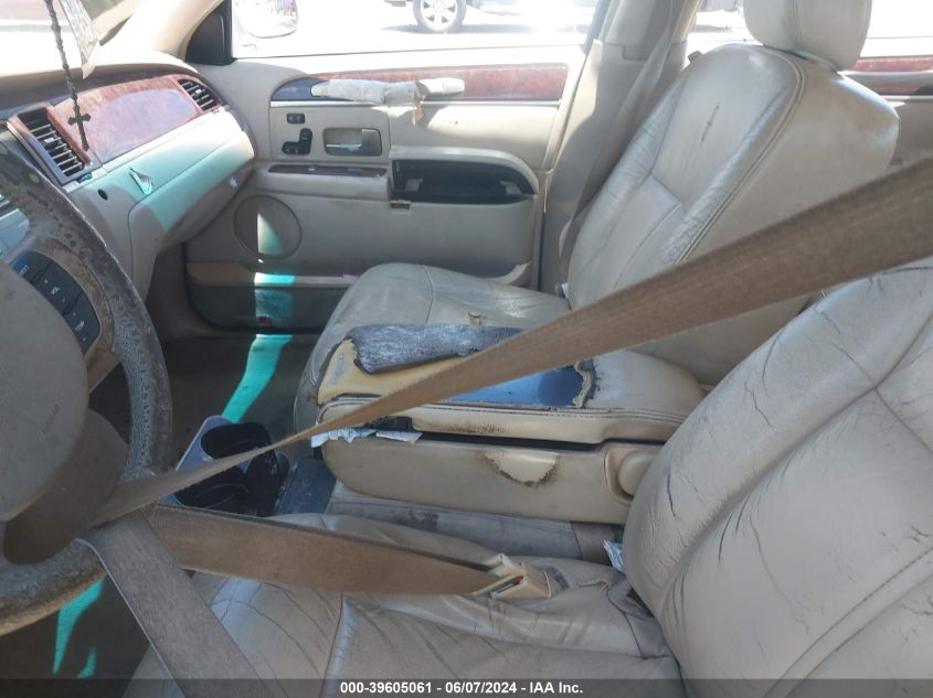 2007 Lincoln Town Car Signature Limited VIN: 1LNHM82V67Y612032 Lot: 39605061