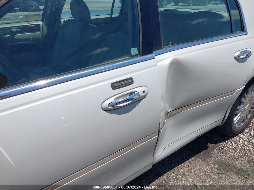 2007 Lincoln Town Car Signature Limited VIN: 1LNHM82V67Y612032 Lot: 39605061