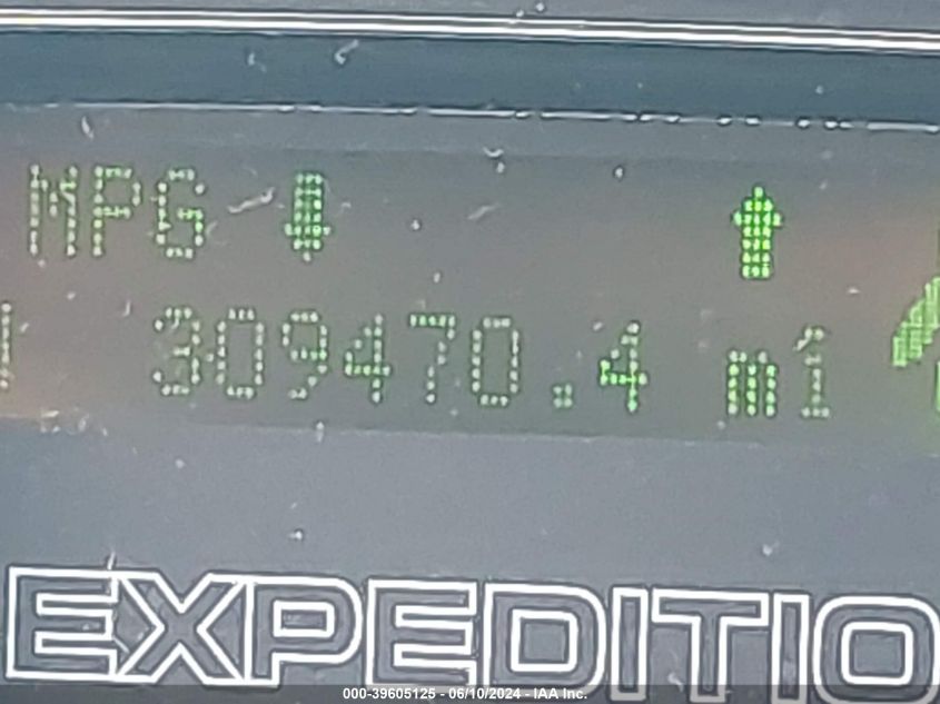 2010 Ford Expedition Eddie Bauer/King Ranch VIN: 1FMJU1J5XAEA71375 Lot: 39605125