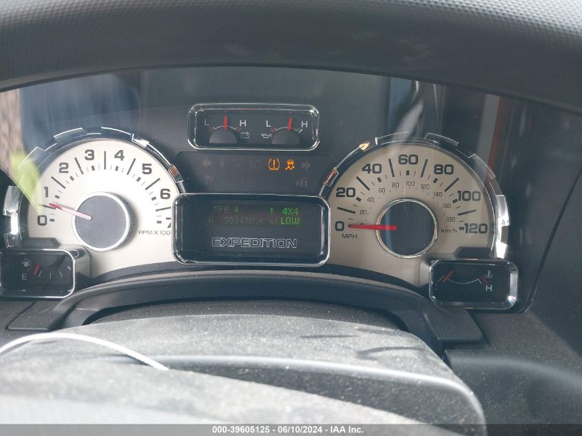 2010 Ford Expedition Eddie Bauer/King Ranch VIN: 1FMJU1J5XAEA71375 Lot: 39605125
