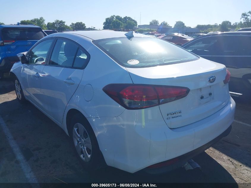 VIN 3KPFK4A74JE229409 2018 KIA Forte, LX no.3