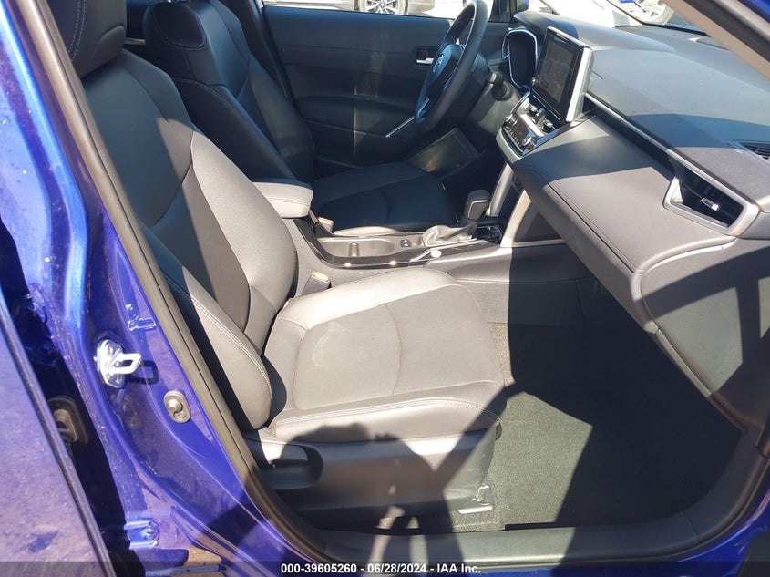 2024 Toyota Corolla Cross Xle VIN: 7MUEAAAG2RV080499 Lot: 39605260