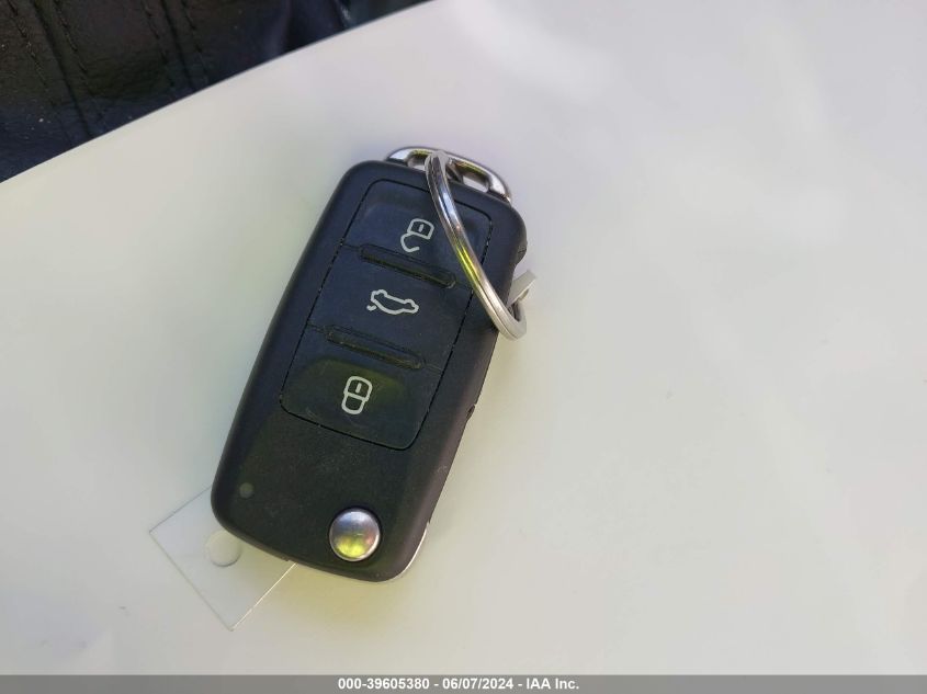 2015 Volkswagen Passat 1.8T Se VIN: 1VWBT7A36FC107687 Lot: 39605380