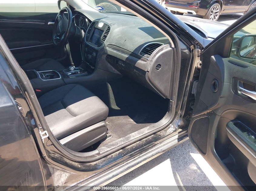 VIN 2C3CCAAGXKH589874 2019 CHRYSLER 300 TOURING