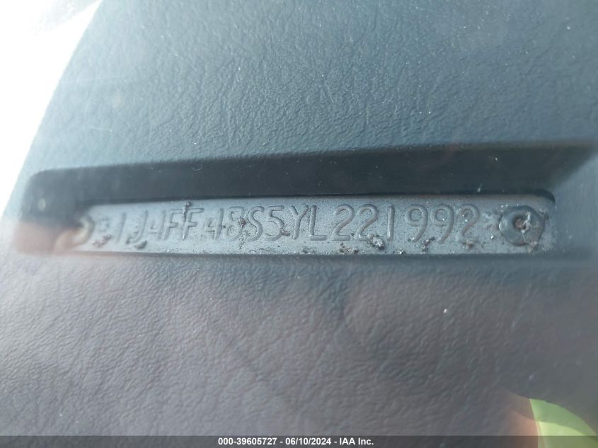 2000 Jeep Cherokee Sport VIN: 1J4FF48S5YL221992 Lot: 39605727