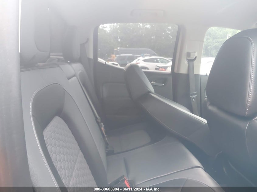 VIN 1GCGTDEN4J1108957 2018 CHEVROLET COLORADO Z71