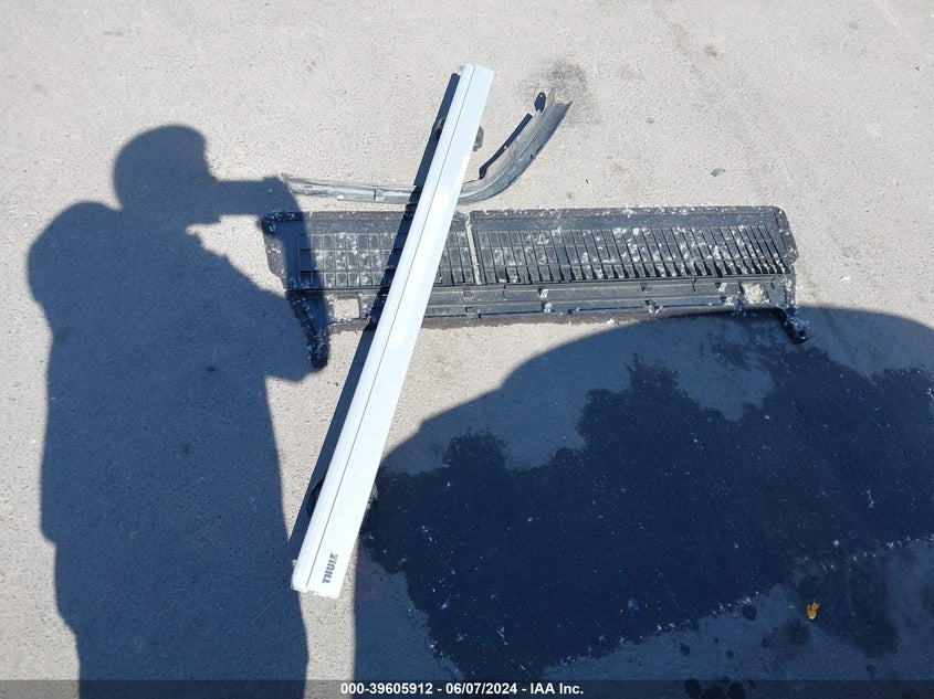 2011 Jeep Grand Cherokee Overland VIN: 1J4RR6GT4BC662806 Lot: 39605912