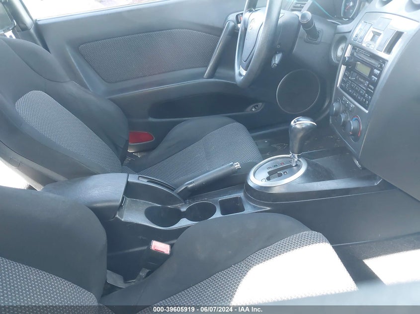 2004 Hyundai Tiburon Gt V6/Gt V6 Special Edition VIN: KMHHN65F54U126773 Lot: 39605919