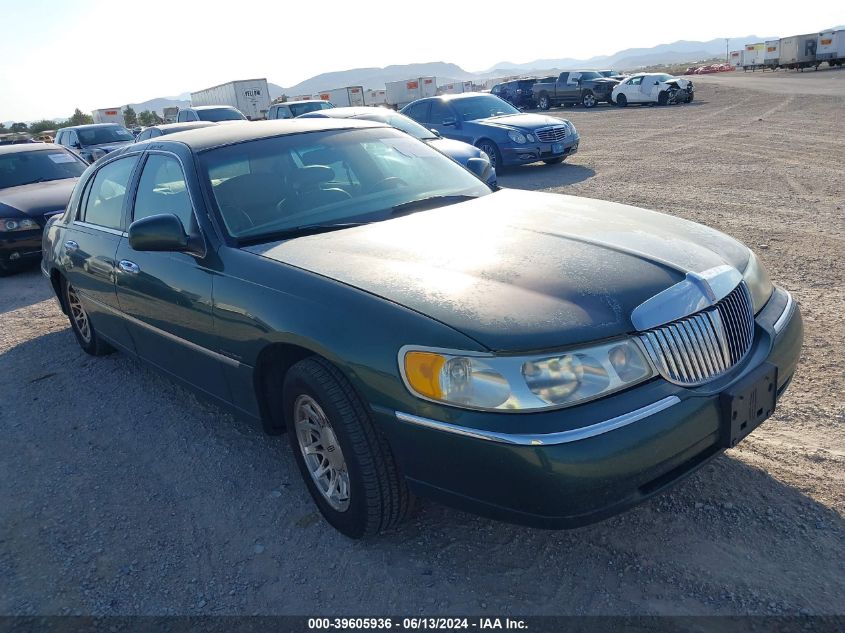 1998 Lincoln Town Car Signature VIN: 1LNFM82W2WY697482 Lot: 39605936