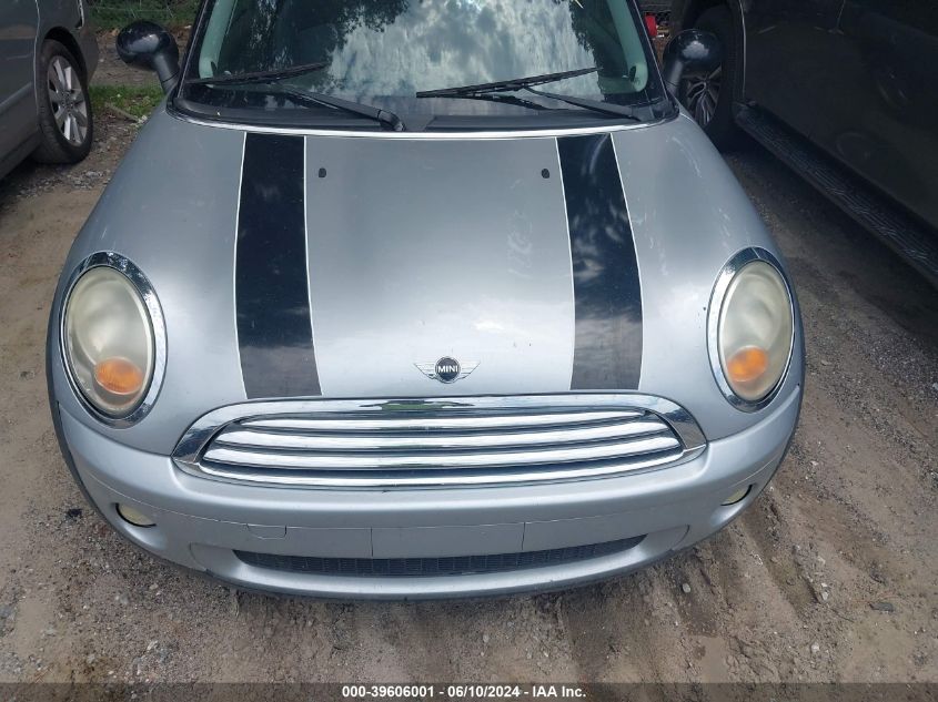 2010 Mini Cooper Clubman VIN: WMWML3C54ATX39452 Lot: 39606001