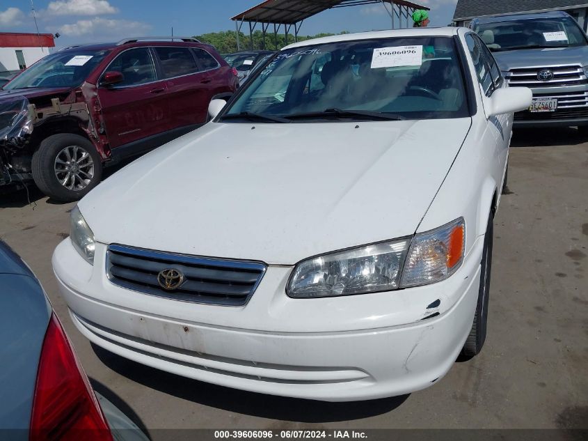 2000 Toyota Camry Xle V6 VIN: 4T1BF28K4YU946305 Lot: 39606096