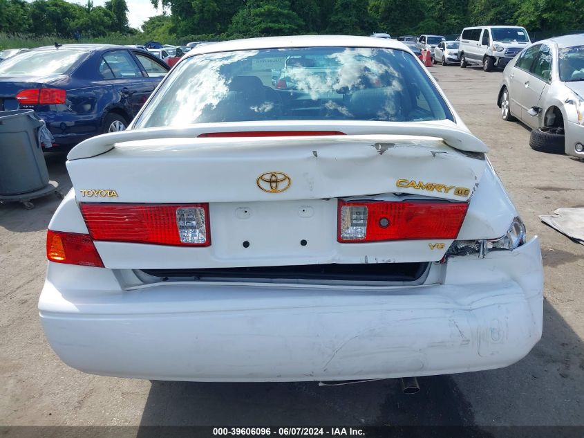 2000 Toyota Camry Xle V6 VIN: 4T1BF28K4YU946305 Lot: 39606096