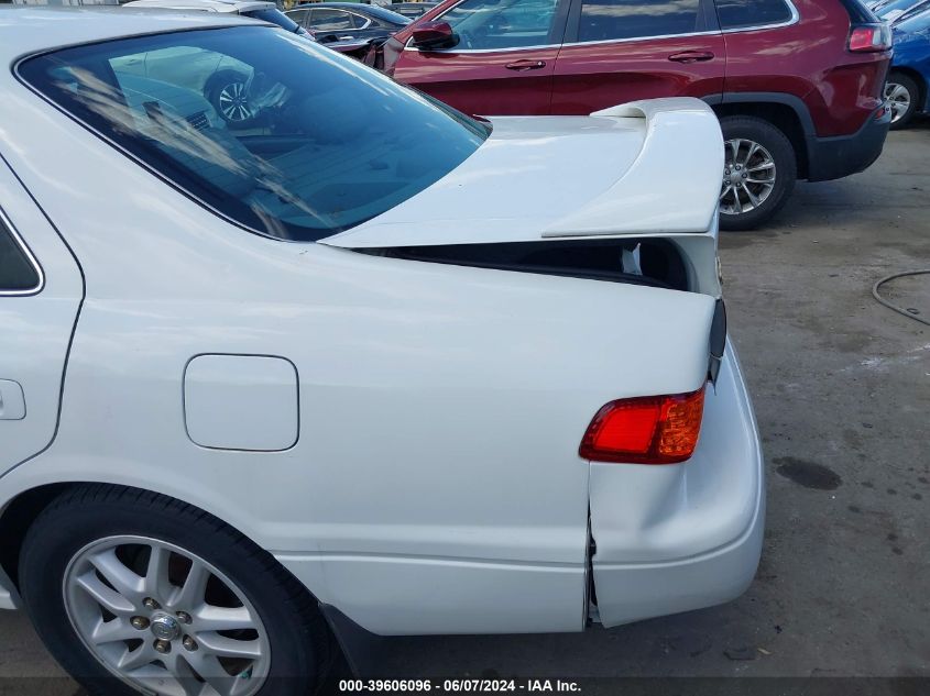 2000 Toyota Camry Xle V6 VIN: 4T1BF28K4YU946305 Lot: 39606096