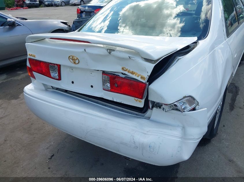 2000 Toyota Camry Xle V6 VIN: 4T1BF28K4YU946305 Lot: 39606096