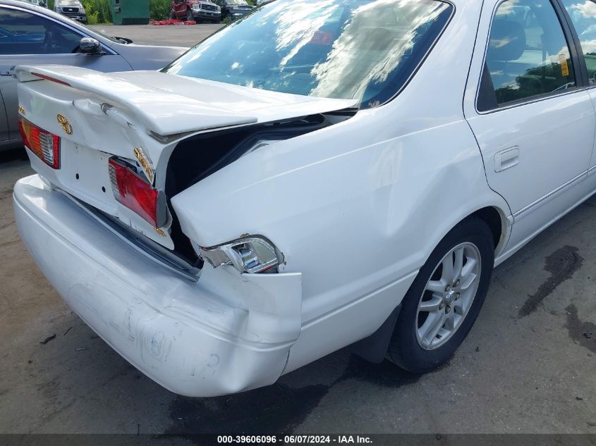 2000 Toyota Camry Xle V6 VIN: 4T1BF28K4YU946305 Lot: 39606096