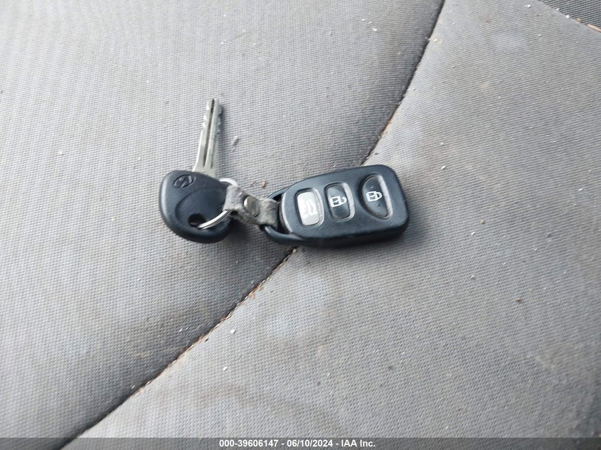 2012 Hyundai Elantra Gls VIN: 5NPDH4AE5CH069964 Lot: 39606147