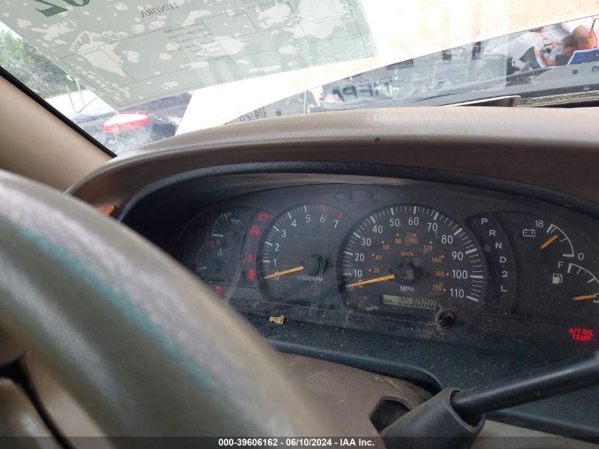 2000 Toyota Tundra Sr5 V8 VIN: 5TBBT441XYS033275 Lot: 39606162