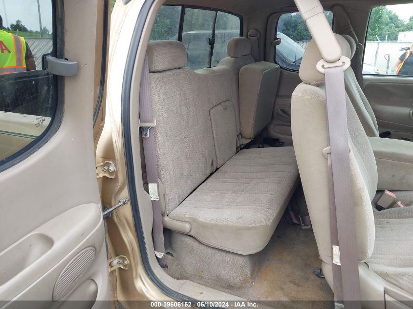 2000 Toyota Tundra Sr5 V8 VIN: 5TBBT441XYS033275 Lot: 39606162