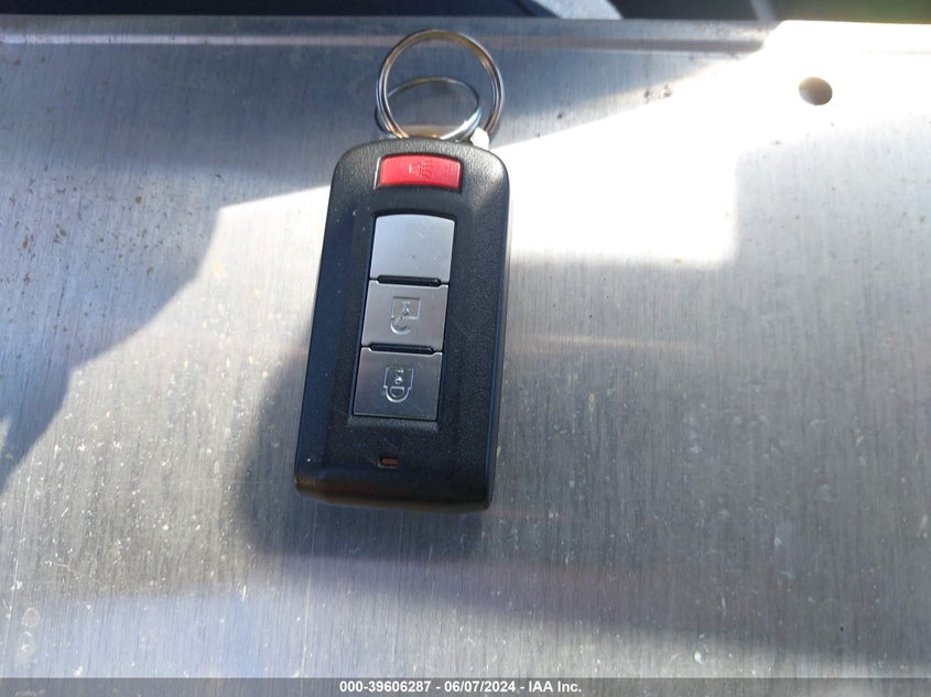 2017 MITSUBISHI OUTLANDER SE/SEL - JA4AZ3A39HZ026716