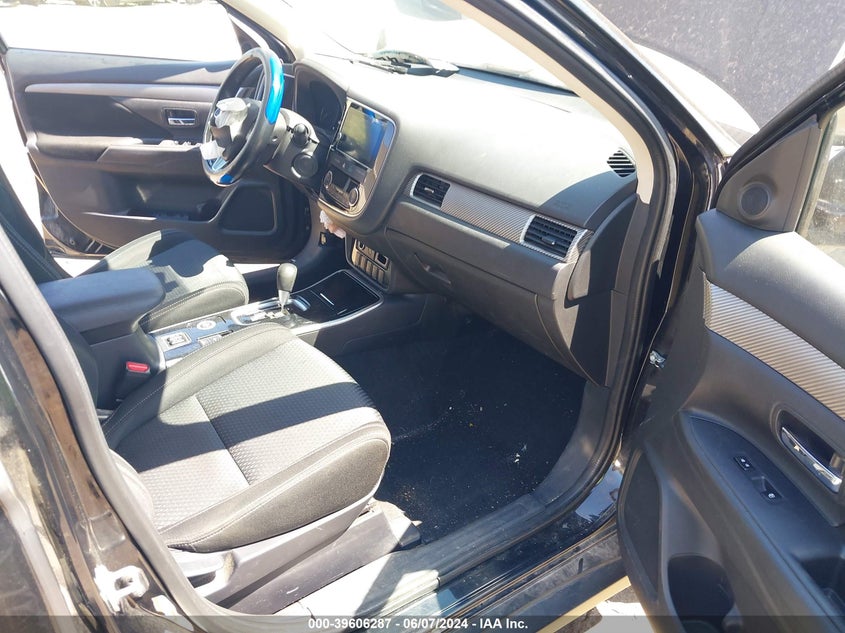 2017 MITSUBISHI OUTLANDER SE/SEL - JA4AZ3A39HZ026716