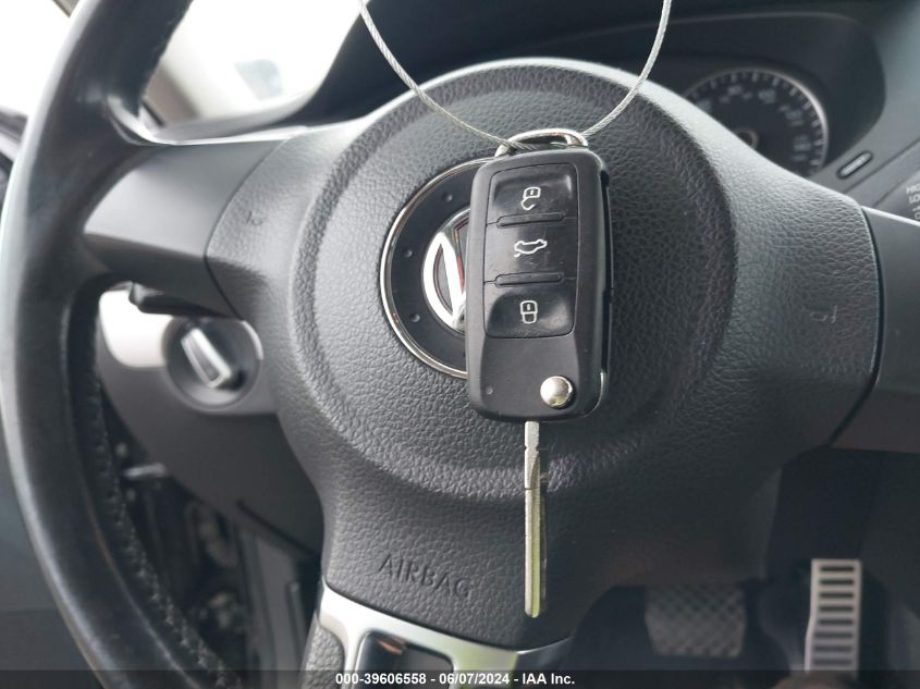 2013 VOLKSWAGEN JETTA 2.5L SE - 3VWDP7AJ2DM356849