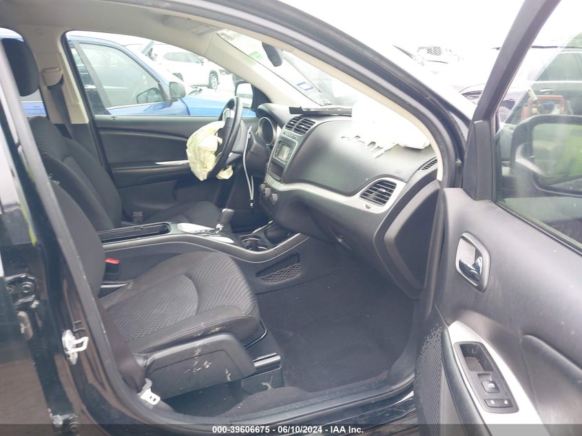 VIN 3C4PDCBB7KT719691 2019 DODGE JOURNEY SE
