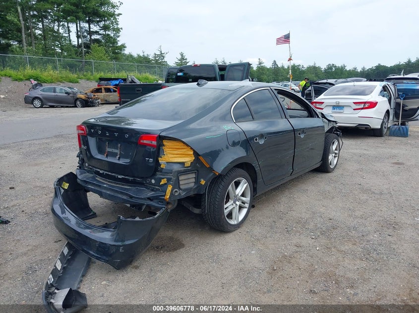 2014 VOLVO S60 - YV1612FSXE2275182