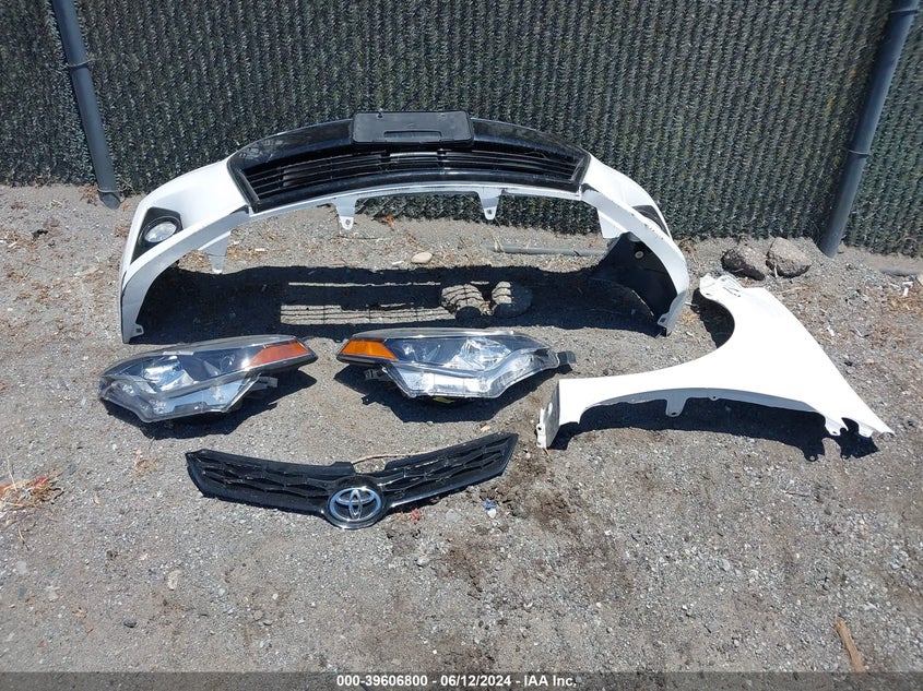 2015 Toyota Corolla S Plus VIN: 5YFBURHE3FP207725 Lot: 39606800