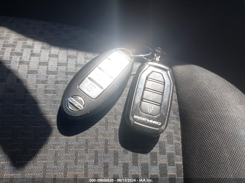 2018 Nissan Sentra Sr VIN: 3N1AB7AP0JY233082 Lot: 39606820