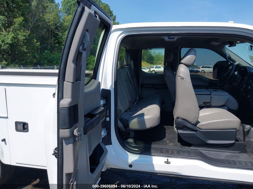 2017 Ford F-250 Xl VIN: 1FT7X2A66HEF22302 Lot: 39606894