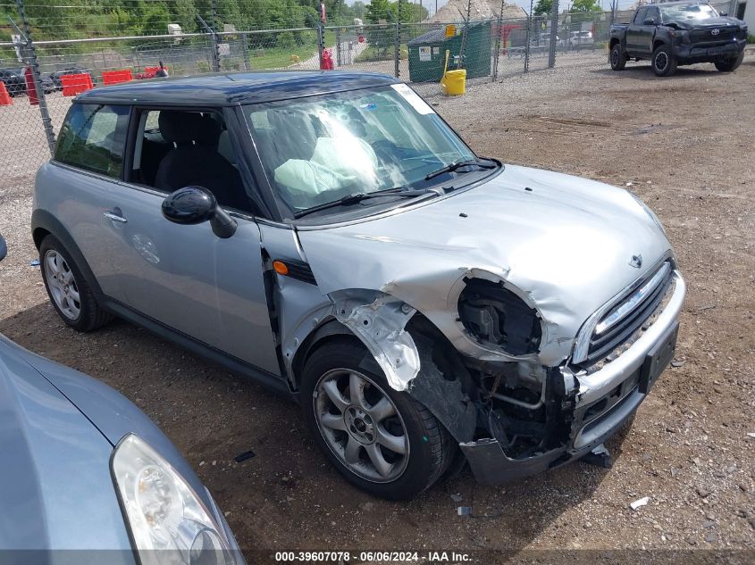 2007 Mini Cooper VIN: WMWMF33577TL77455 Lot: 39607078