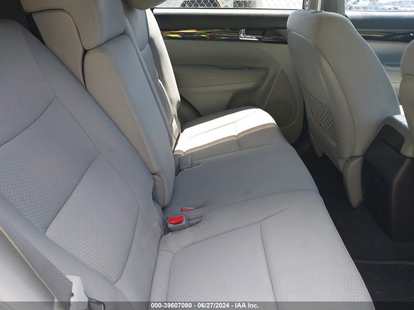 2011 Kia Sorento Lx VIN: 5XYKTCA11BG179428 Lot: 39607080