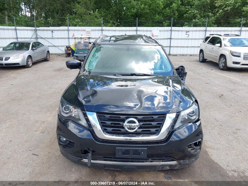 NISSAN PATHFINDER SL 2019