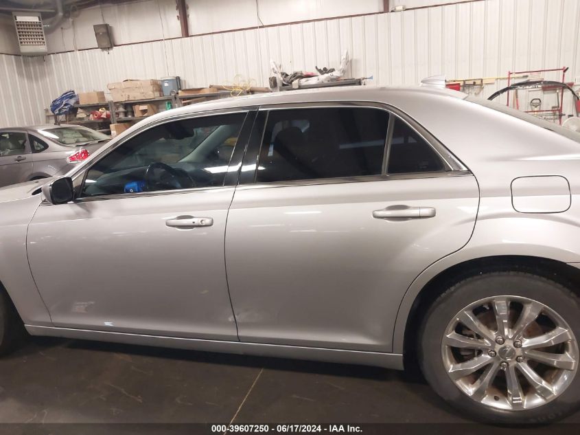 2015 Chrysler 300 Limited VIN: 2C3CCARG6FH831098 Lot: 39607250