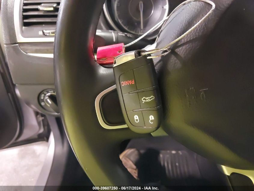 2015 Chrysler 300 Limited VIN: 2C3CCARG6FH831098 Lot: 39607250