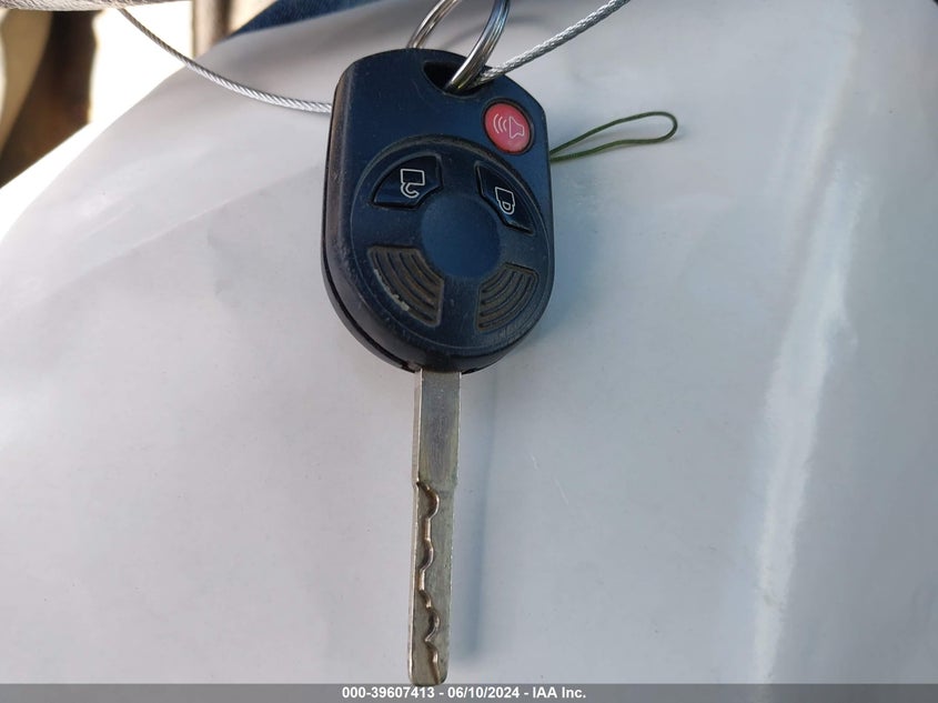 2016 Ford Escape Se VIN: 1FMCU9GX0GUA21681 Lot: 39607413