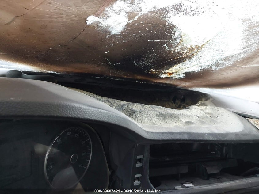 2012 Volkswagen Jetta 2.0L Tdi VIN: 3VWLL7AJ8CM390378 Lot: 39607421