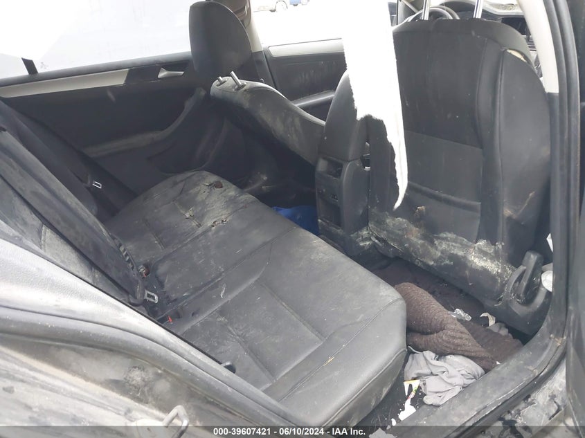 2012 Volkswagen Jetta 2.0L Tdi VIN: 3VWLL7AJ8CM390378 Lot: 39607421