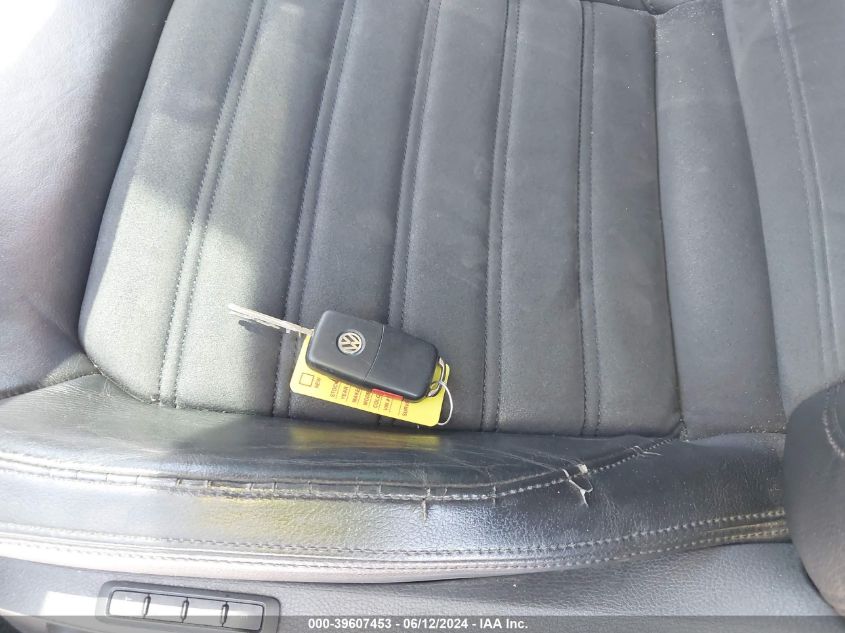 2012 Volkswagen Passat 2.5L Sel Premium VIN: 1VWCH7A33CC110693 Lot: 39607453